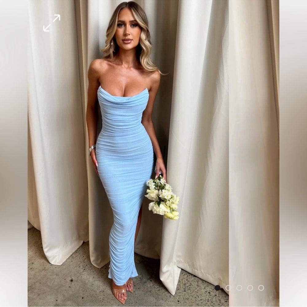 Elegant Blue Strapless Dress